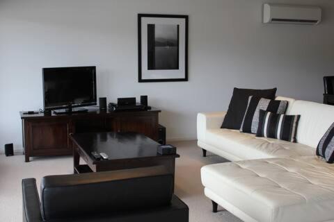 Pohutukawa Apartment Пиктън Екстериор снимка