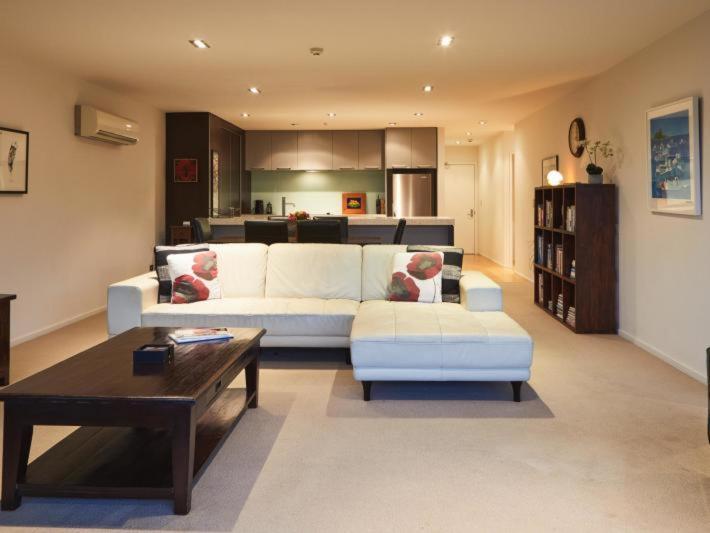 Pohutukawa Apartment Пиктън Екстериор снимка